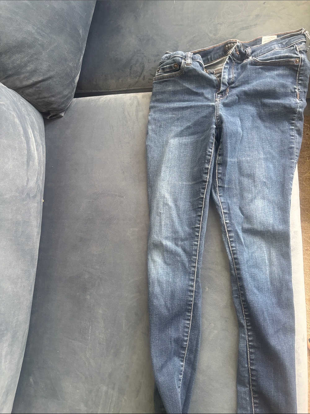 Banana Republic Women's Skinny Jeans in Blue Wash